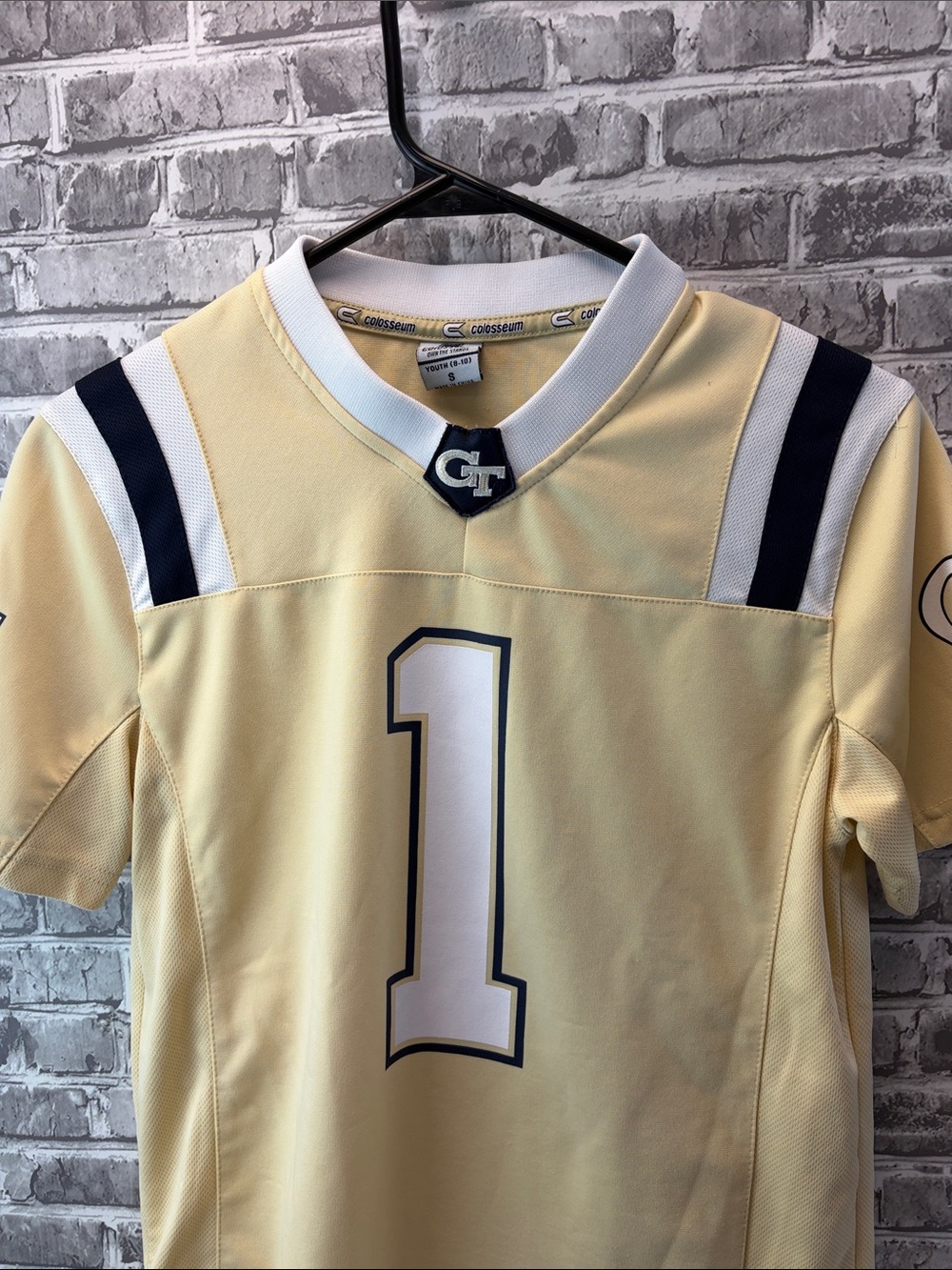 Georgia‎ Tech
Colosseum Pale Yellow Athletic Short Sleeve Top